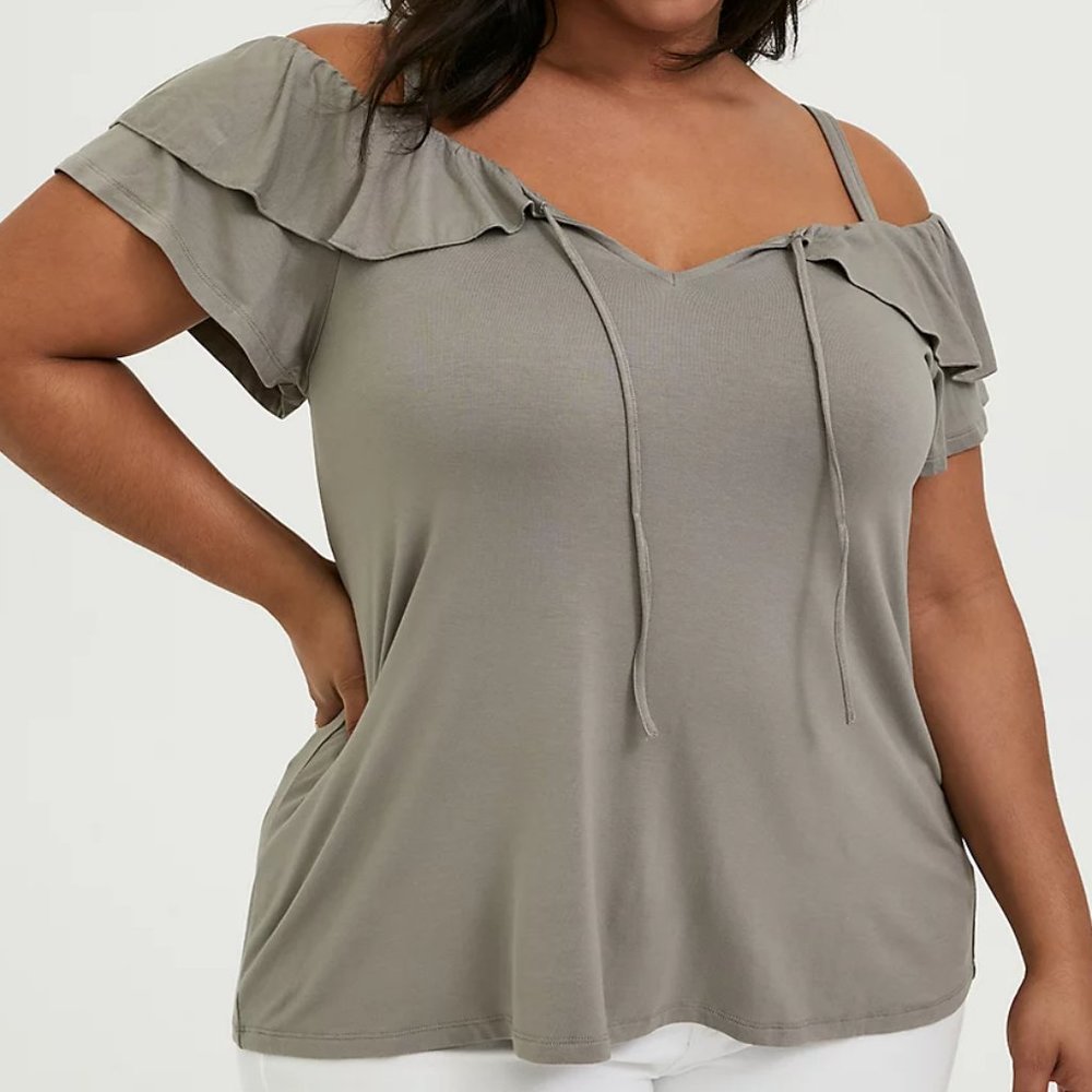 TORRID SUPER SOFT GREY RUFFLE COLD SHOULDER TOP NWT sz 2